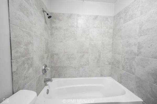 $825 | 7046 East US Highway 36, Unit 4, Avon, IN 46123