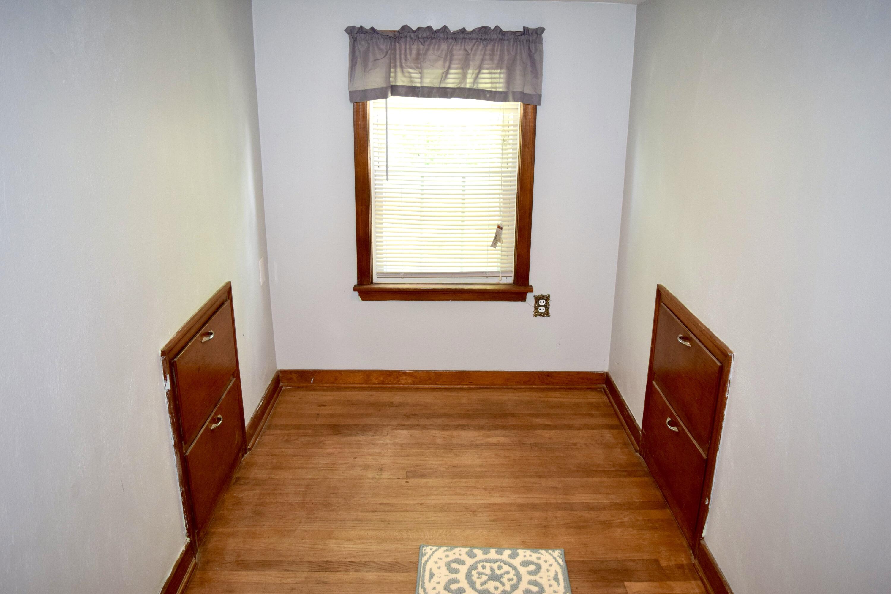 2763 Dayton Springfield Road Springfield, OH 45506 - Photo 17 of 25 bedrooom 2 up