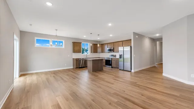 $2,750 | 2149 Westpointe Drive, Hastings, MN 55033