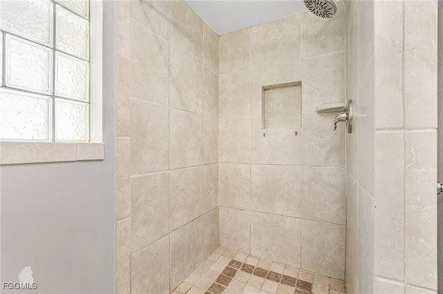 $225,000 | 4555 Vinsetta Avenue, North Fort Myers, FL 33903