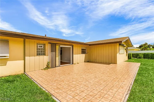 $225,000 | 4555 Vinsetta Avenue, North Fort Myers, FL 33903