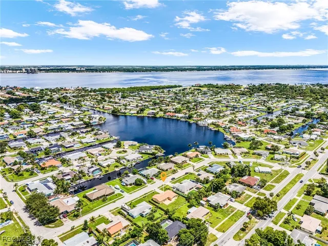 $225,000 | 4555 Vinsetta Avenue, North Fort Myers, FL 33903