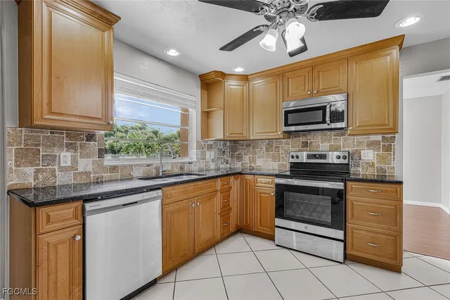 $225,000 | 4555 Vinsetta Avenue, North Fort Myers, FL 33903