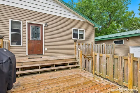 $300,000 | 39 Fairfax, Fox Lake, IL 60020