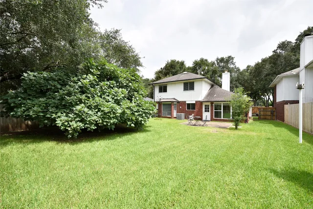 $2,400 | 3522 Pecan Point Drive, Sugar Land, TX 77478