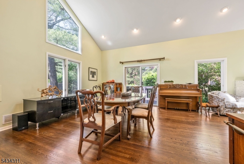 27 Moran Road West Orange, NJ 07052 - Photo 15 of 42