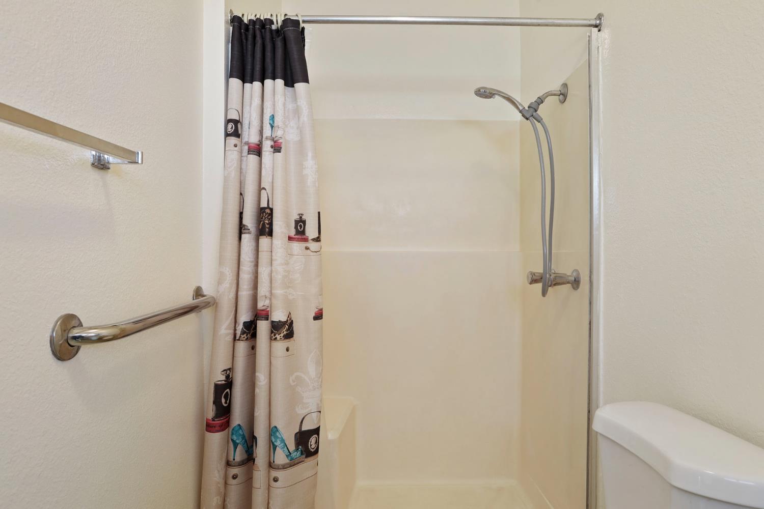 25523 East Groves Road Farmington, CA 95230 - Photo 28 of 65