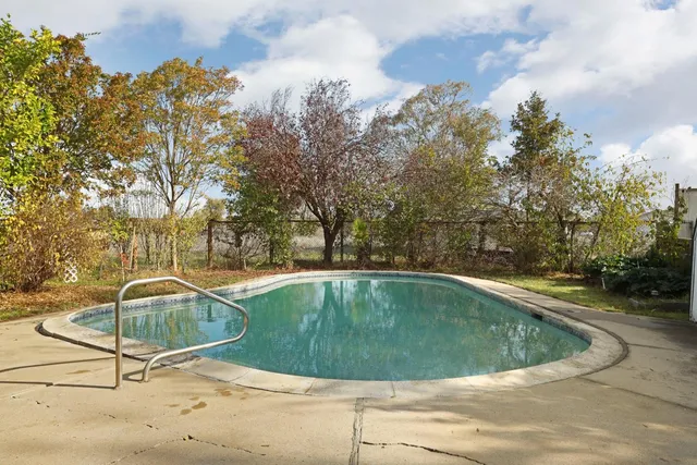 $749,500 | 25523 East Groves Road, Farmington, CA 95230