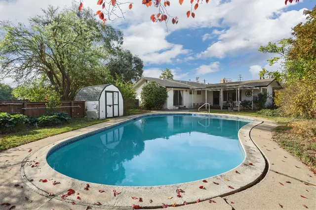 $749,500 | 25523 East Groves Road, Farmington, CA 95230