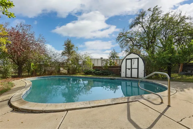 $749,500 | 25523 East Groves Road, Farmington, CA 95230