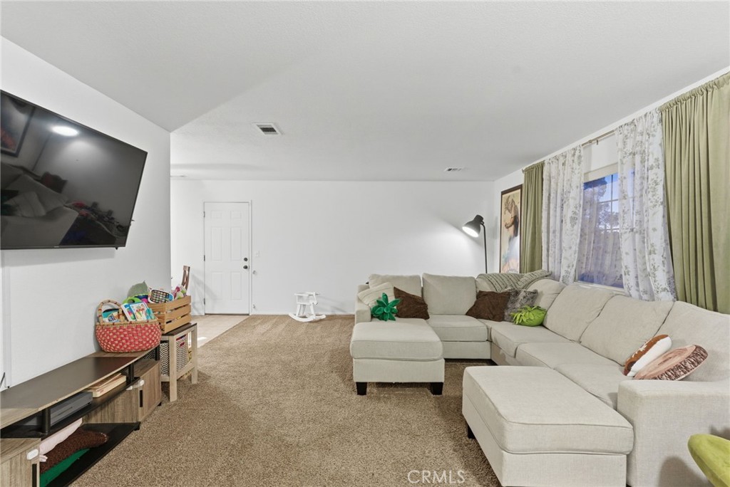 12785 Morning Star Road Apple Valley, CA 92308 - Photo 7 of 24