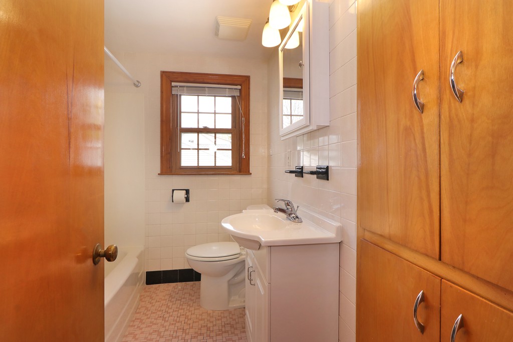 32 Arlington Road Dedham, MA 02026 - Photo 12 of 26 Gallery Image 12