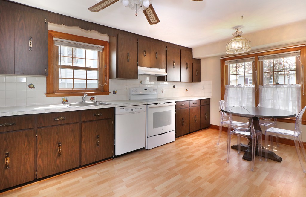 32 Arlington Road Dedham, MA 02026 - Photo 6 of 26 Gallery Image 6