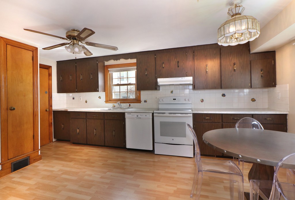 32 Arlington Road Dedham, MA 02026 - Photo 7 of 26 Gallery Image 7