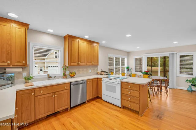 $624,900 | 129 Coots Trail, Hampstead, NC 28443