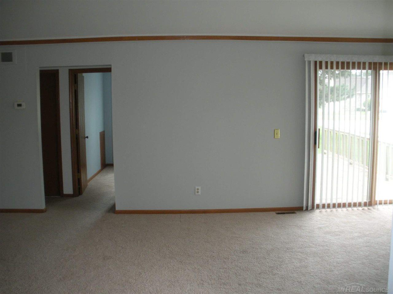 42663 Cedar Ridge Drive Clinton Township, MI 48038 - Photo 7 of 20 31335420-6.JPG