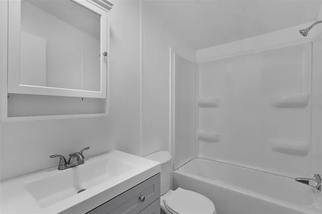 $204,990 | 16900 Southeast 134th Ave Road, Weirsdale, FL 32195