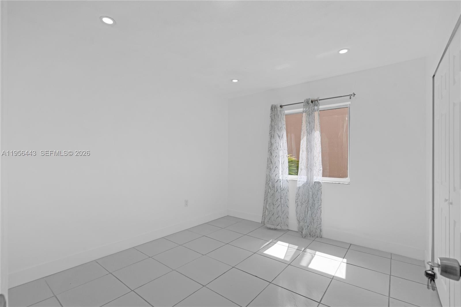 15322 Southwest 177th Terrace Miami, FL 33187 - Photo 25 of 30