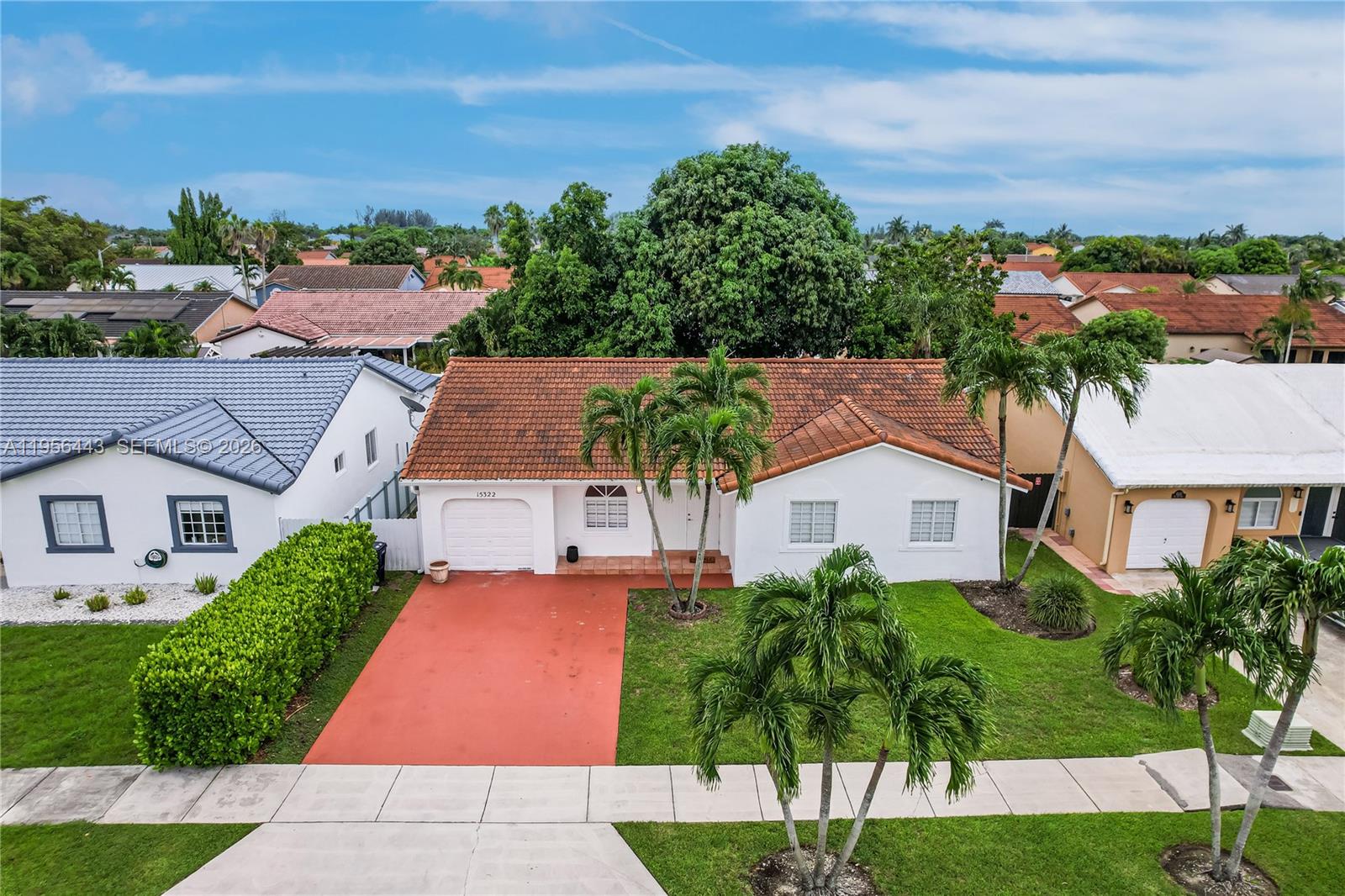 15322 Southwest 177th Terrace Miami, FL 33187 - Photo 5 of 30