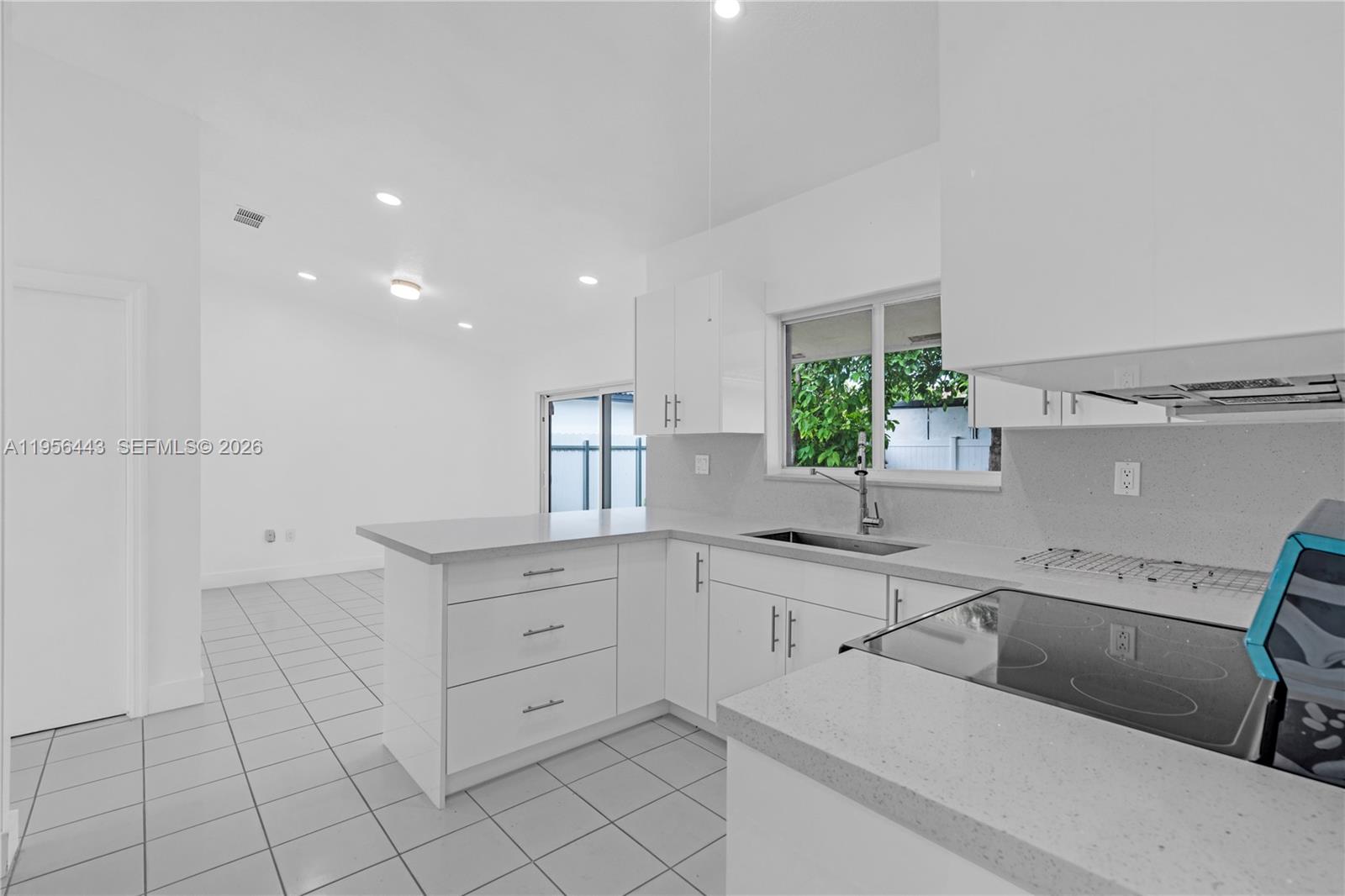 15322 Southwest 177th Terrace Miami, FL 33187 - Photo 10 of 30