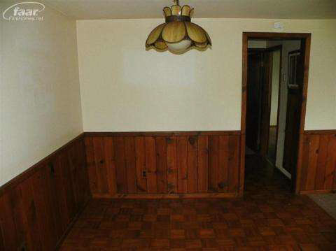 3193 Hemphill Road Burton, MI 48529 - Photo 5 of 8 20360027-4.JPG