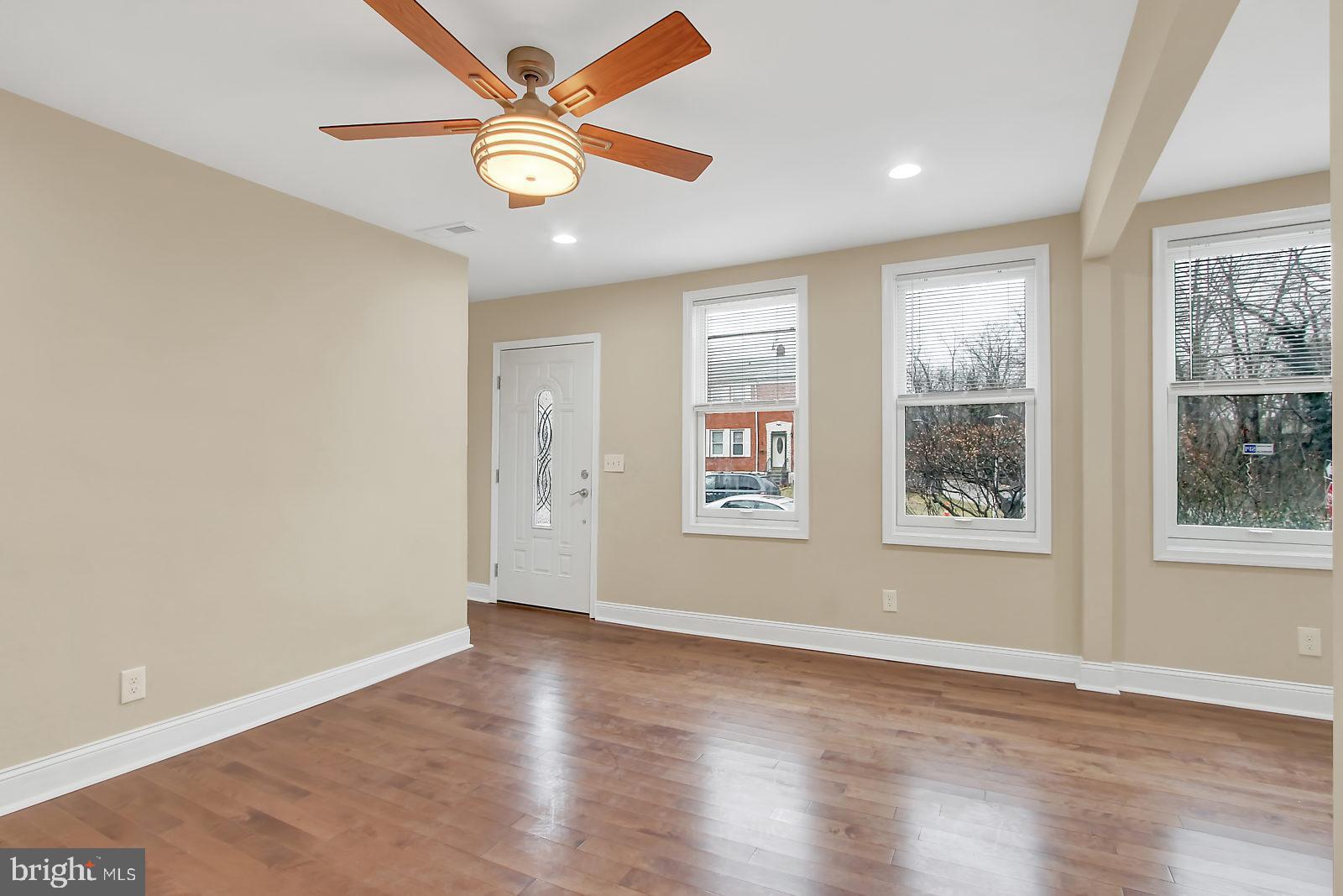 4059 Annellen Road Baltimore, MD 21215 - Photo 7 of 25 Living Room