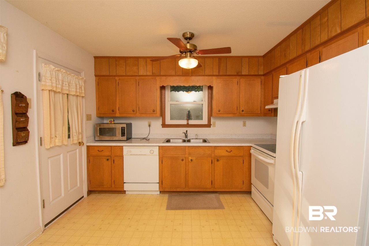 284 Summit Drive Mobile, AL 36609 - Photo 4 of 13