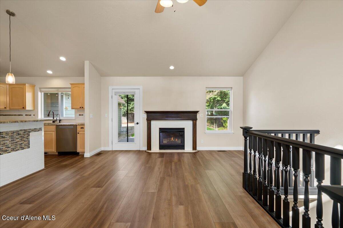 3815 North Alex Street Coeur D'Alene, ID 83815 - Photo 15 of 64 15-Living Room
