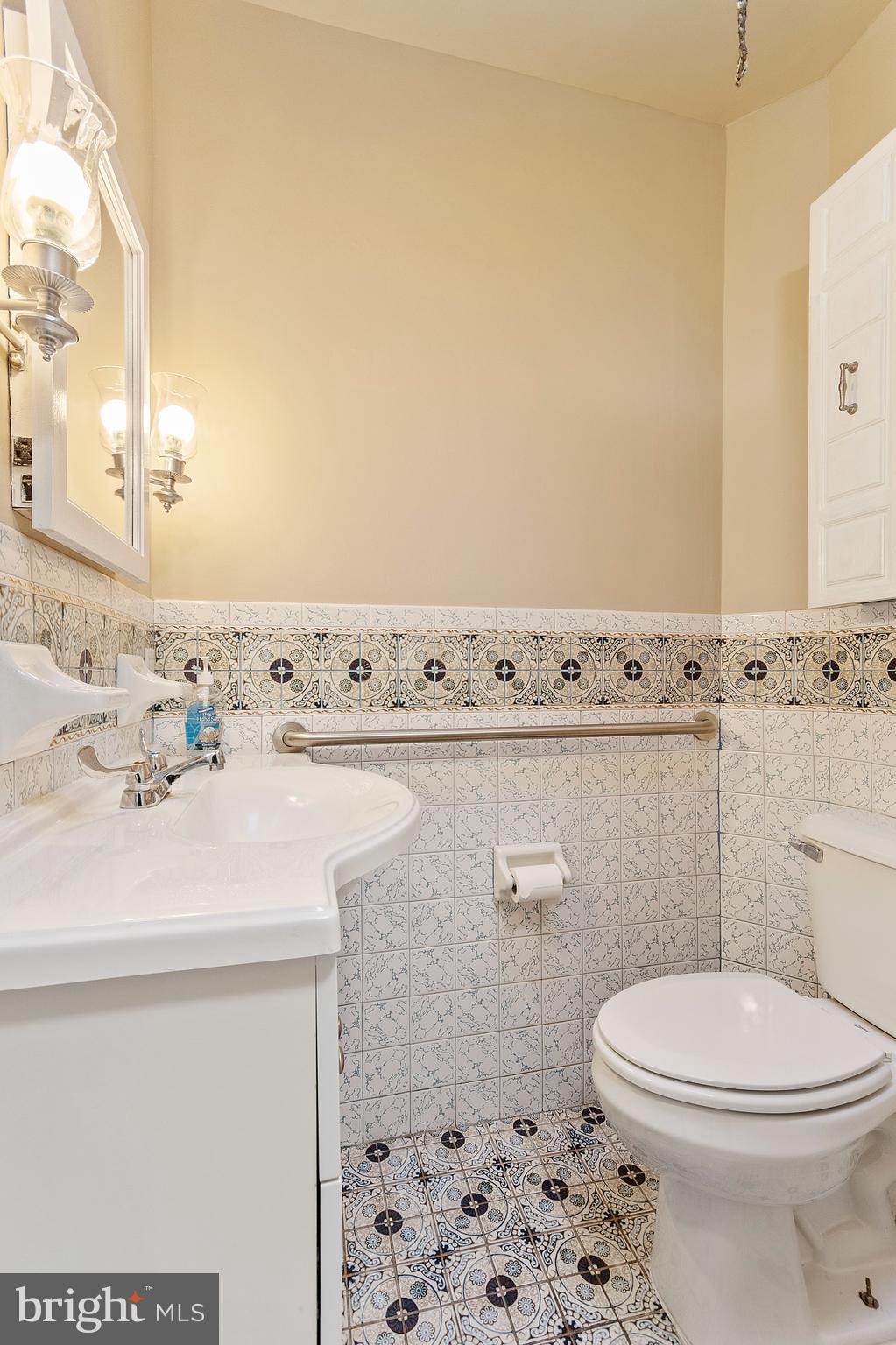 3346 Edgemont Street Philadelphia, PA 19134 - Photo 20 of 24 Updated bath with beautiful ceramic