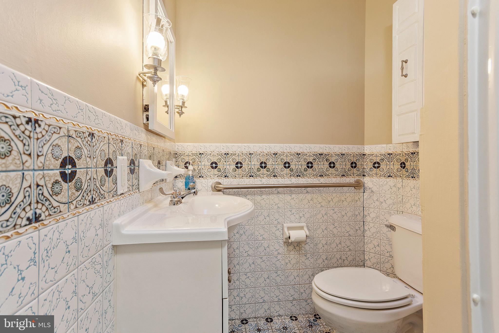 3346 Edgemont Street Philadelphia, PA 19134 - Photo 22 of 24 Updated bath with beautiful ceramic