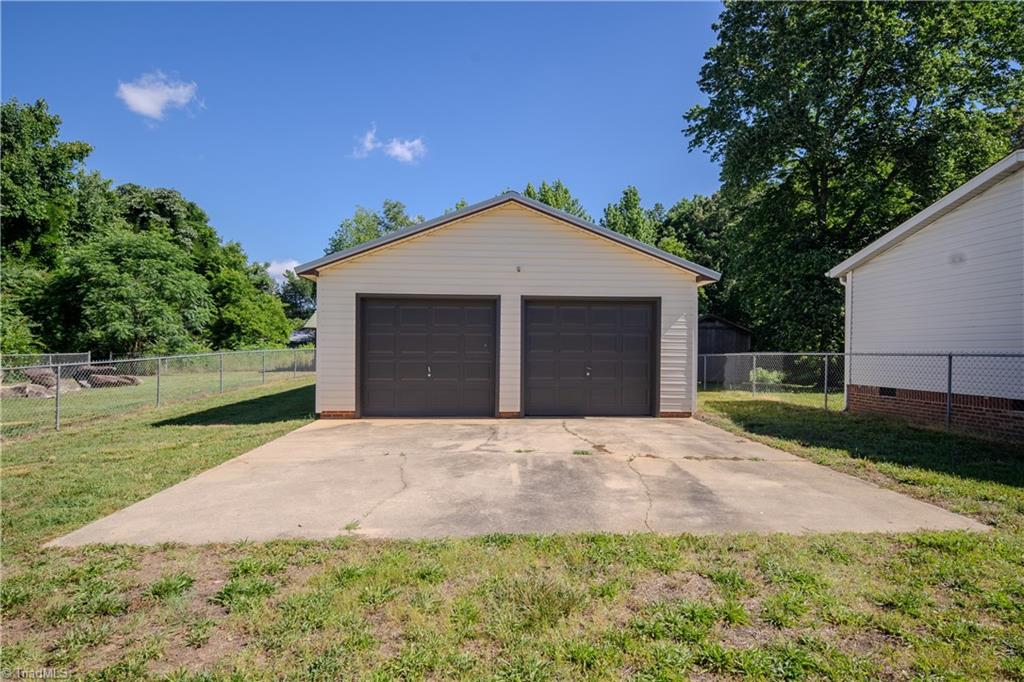 1690 Community Road Lexington, NC 27295 - Photo 8 of 29
