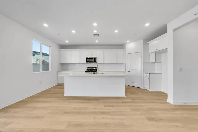 $3,450 | 34566 Sakura Lane, Winchester, CA 92596