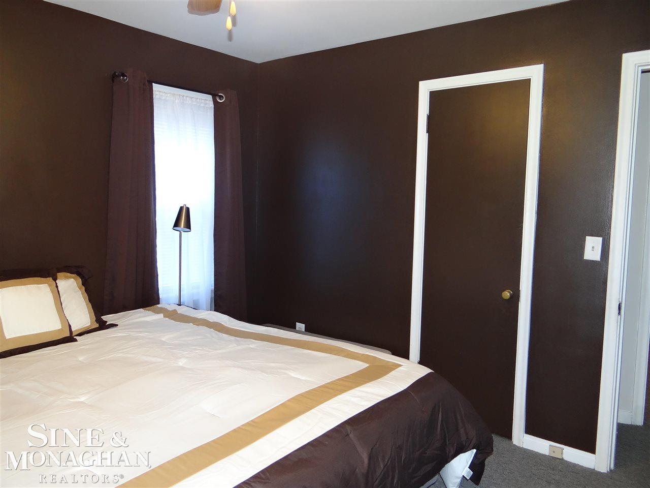 2037 Vernier Road, Unit 2041 VERNIER Grosse Pointe Woods, MI 48236 - Photo 16 of 38