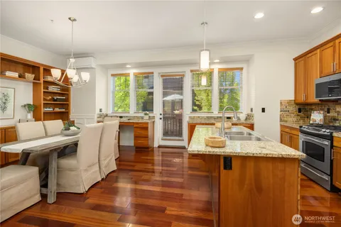 $1,098,000 | 1186 Northeast Park Drive, Issaquah, WA 98029