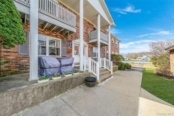 $290,000 | 118 Fair Harbor Drive, Unit 118, Patchogue, NY 11772