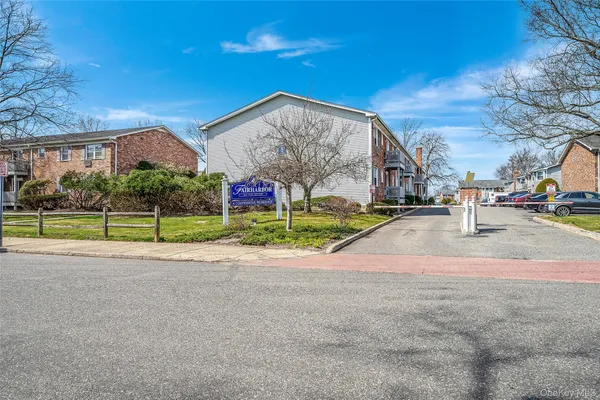 $290,000 | 118 Fair Harbor Drive, Unit 118, Patchogue, NY 11772