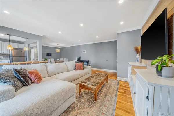 $290,000 | 118 Fair Harbor Drive, Unit 118, Patchogue, NY 11772