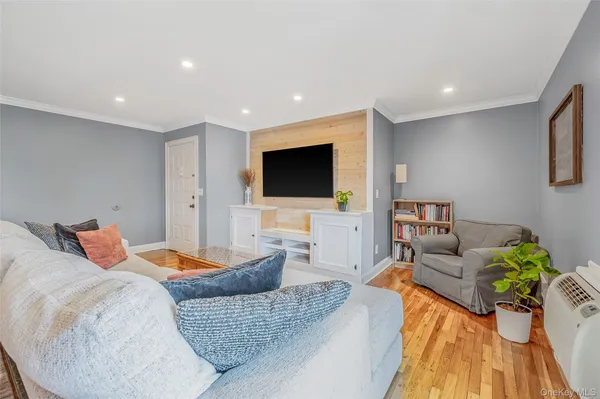 $290,000 | 118 Fair Harbor Drive, Unit 118, Patchogue, NY 11772