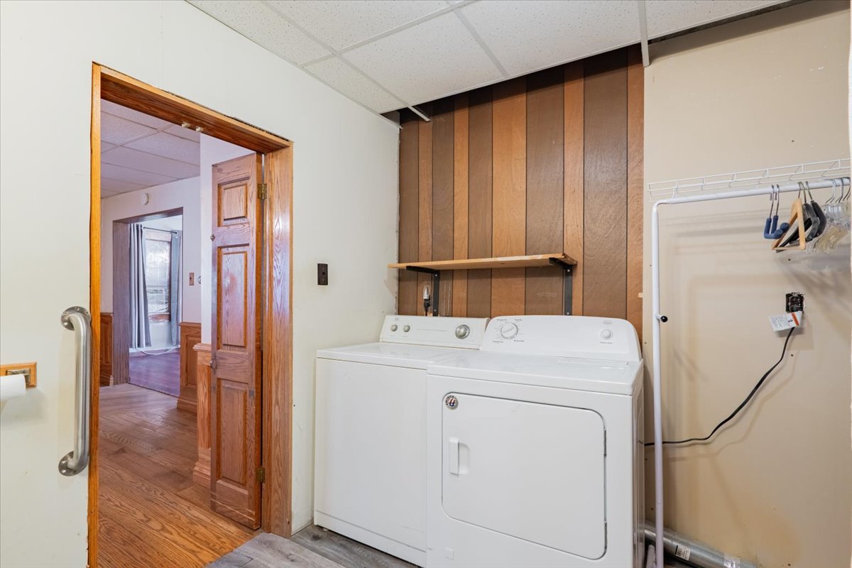 321 East 2nd Street El Paso, IL 61738 - Photo 17 of 37 a utility room with dryer and washer
