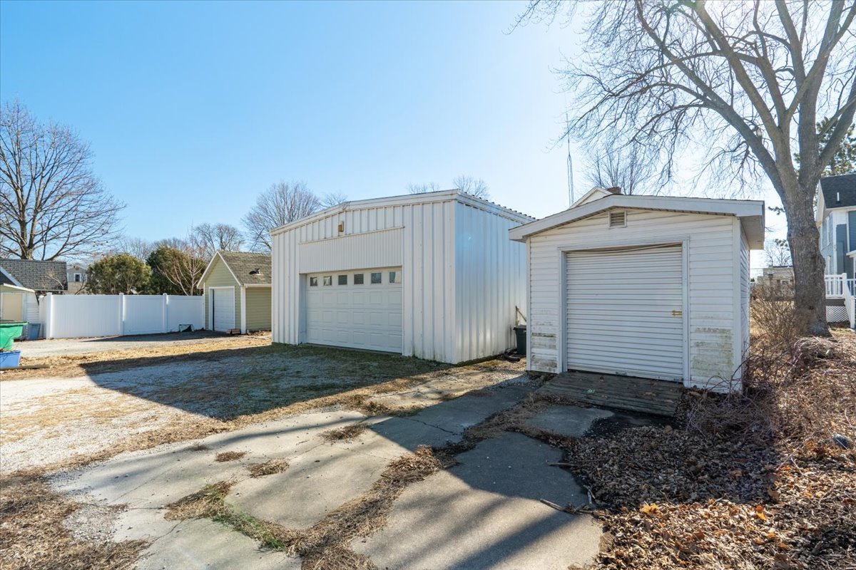 321 East 2nd Street El Paso, IL 61738 - Photo 35 of 37 a view of a house with a yard