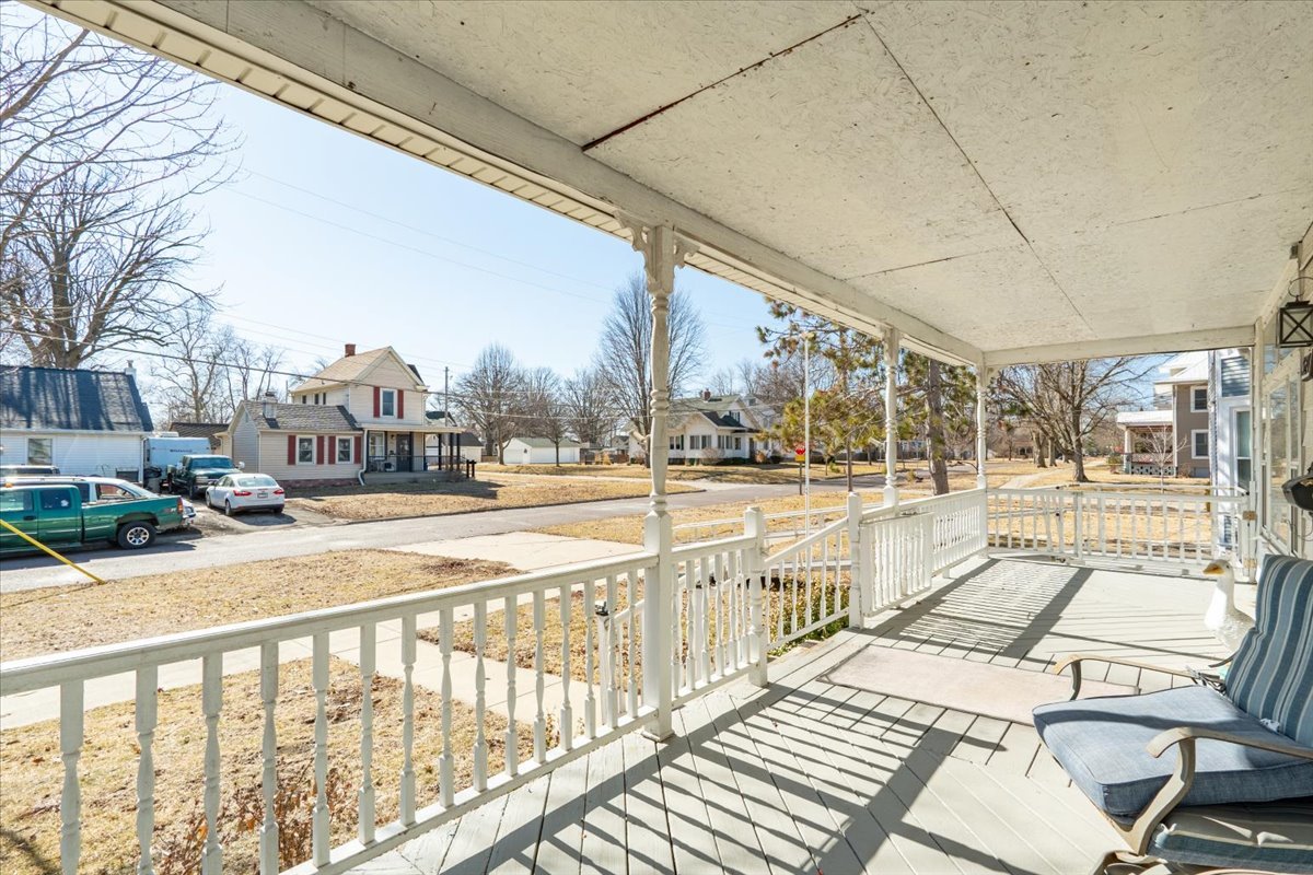 321 East 2nd Street El Paso, IL 61738 - Photo 5 of 37 a view of a swimming pool with a patio