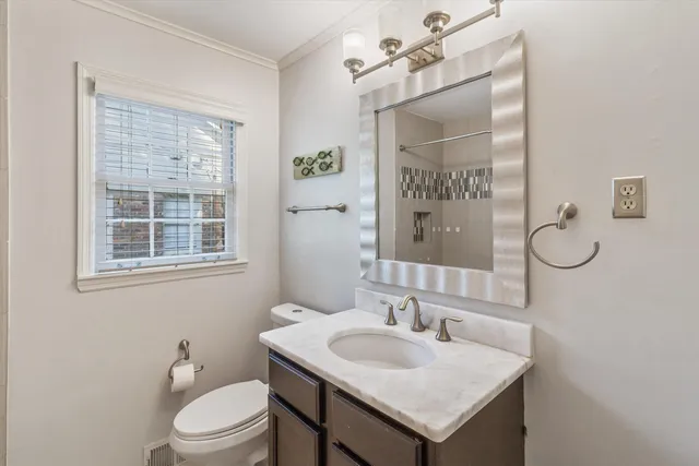 $489,000 | 416 Elwood Lane, Memphis, TN 38117