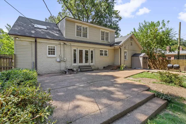 $489,000 | 416 Elwood Lane, Memphis, TN 38117