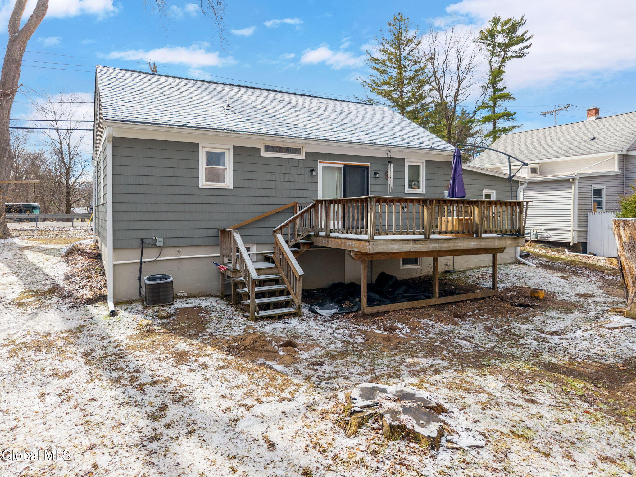 667 Feura Bush Road Bethlehem, NY 12054 - Photo 31 of 37 36-667FeuraBushRd_36
