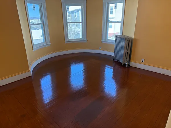 $2,500 | 37 Rodney Street, Unit 1, Worcester, MA 01605