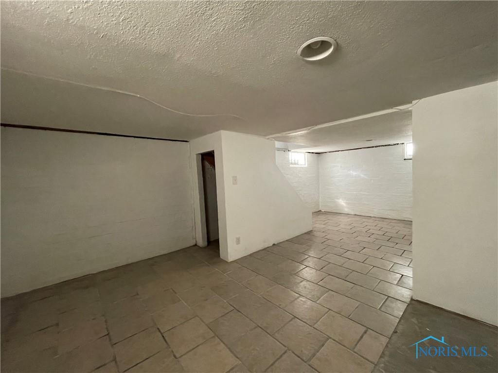 2113 Fairfax Road Toledo, OH 43613 - Photo 21 of 22 Gallery Image 21