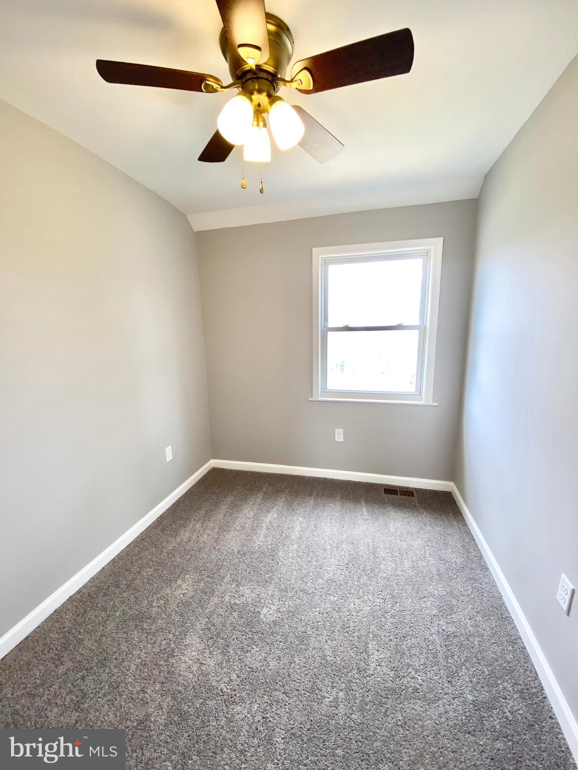 1304 Silverthorne Road Baltimore, MD 21239 - Photo 15 of 21