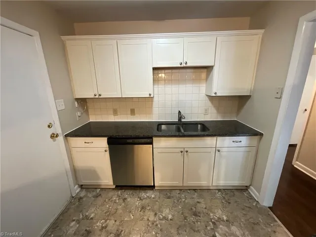 $1,650 | 2706 Wynnewood Drive, Greensboro, NC 27408