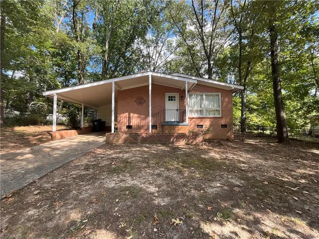 $1,650 | 2706 Wynnewood Drive, Greensboro, NC 27408