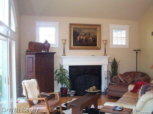 408 Timbermill Lane Howell, MI 48843 - Photo 5 of 13 Living Room
